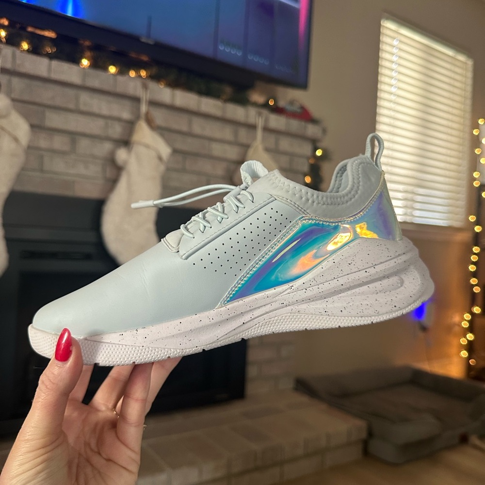 Clove Women's Iridescent Sneakers